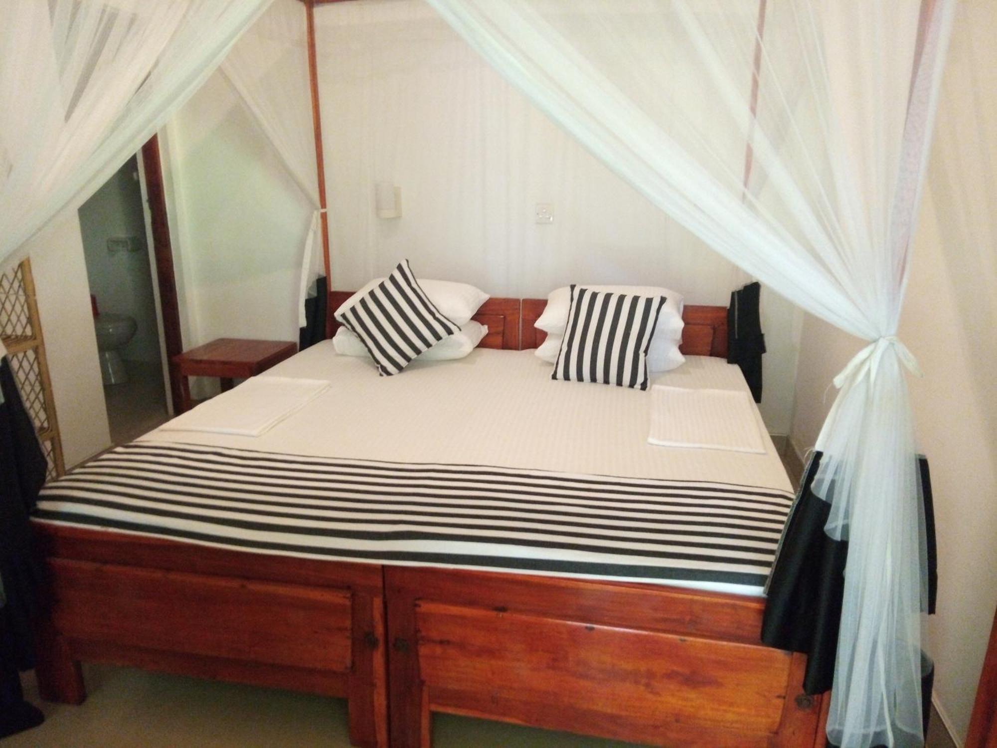Sansala Guesthouse & Restaurant Тангалле Номер фото