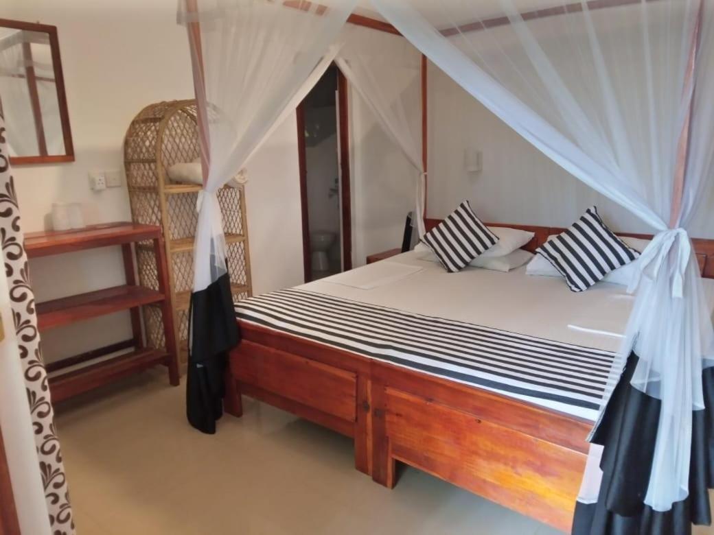 Sansala Guesthouse & Restaurant Тангалле Номер фото
