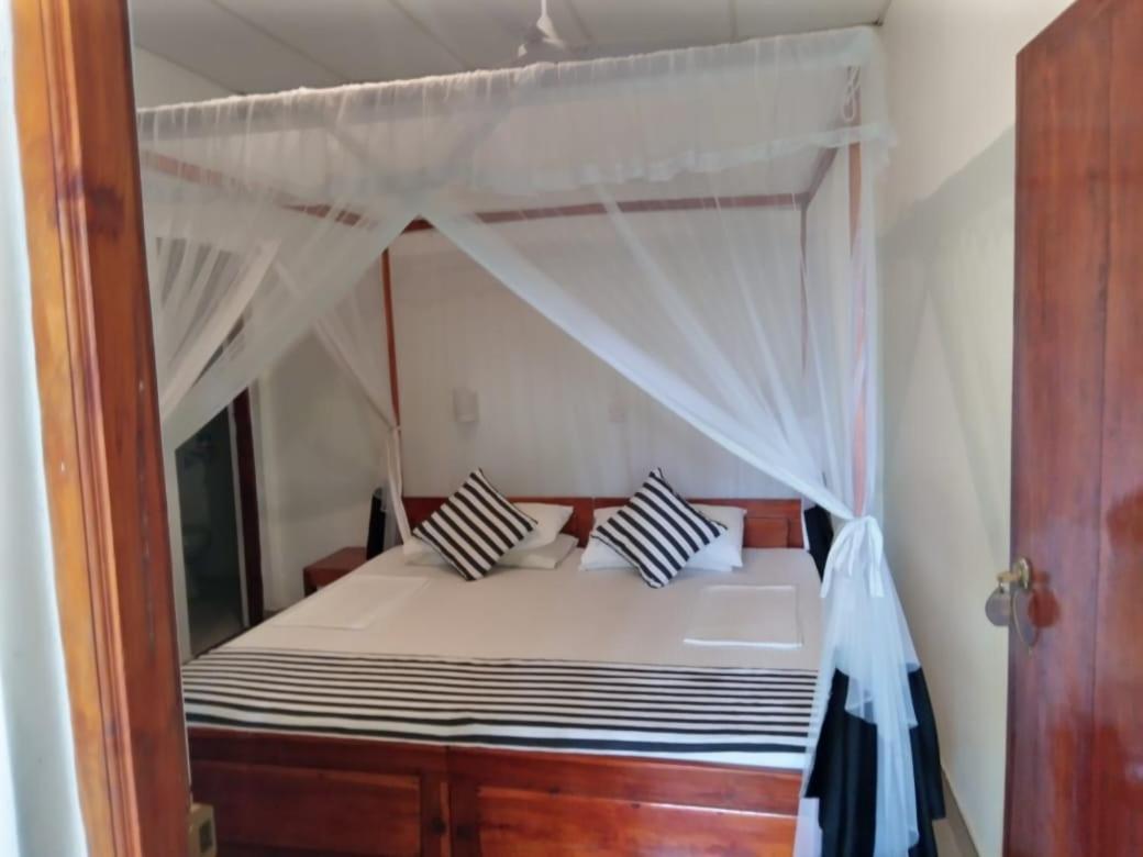 Sansala Guesthouse & Restaurant Тангалле Номер фото