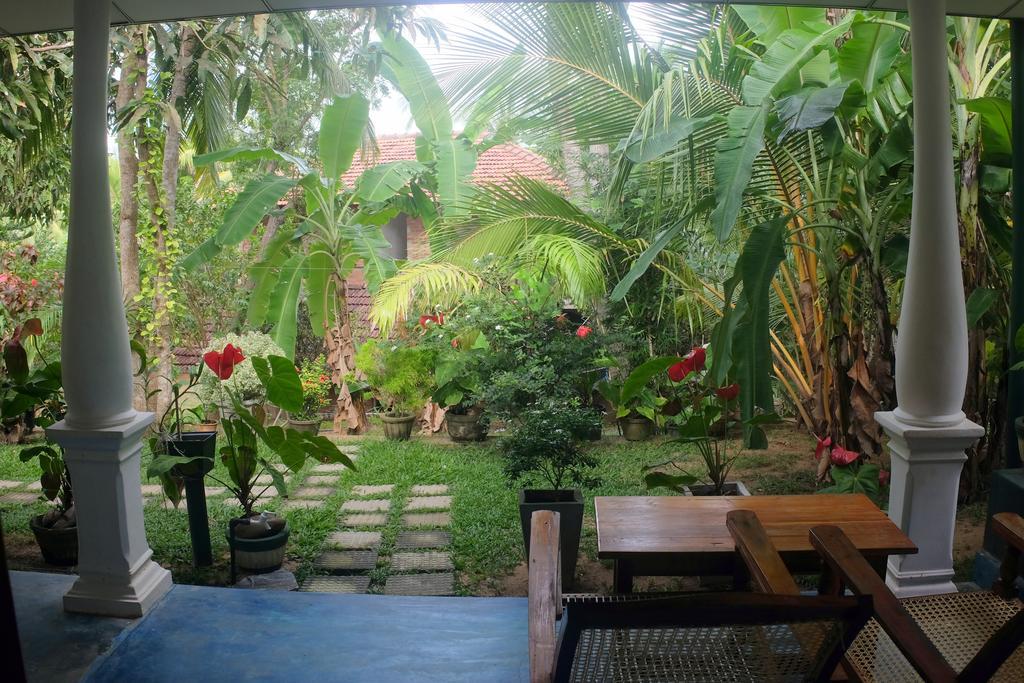 Sansala Guesthouse & Restaurant Тангалле Екстер'єр фото