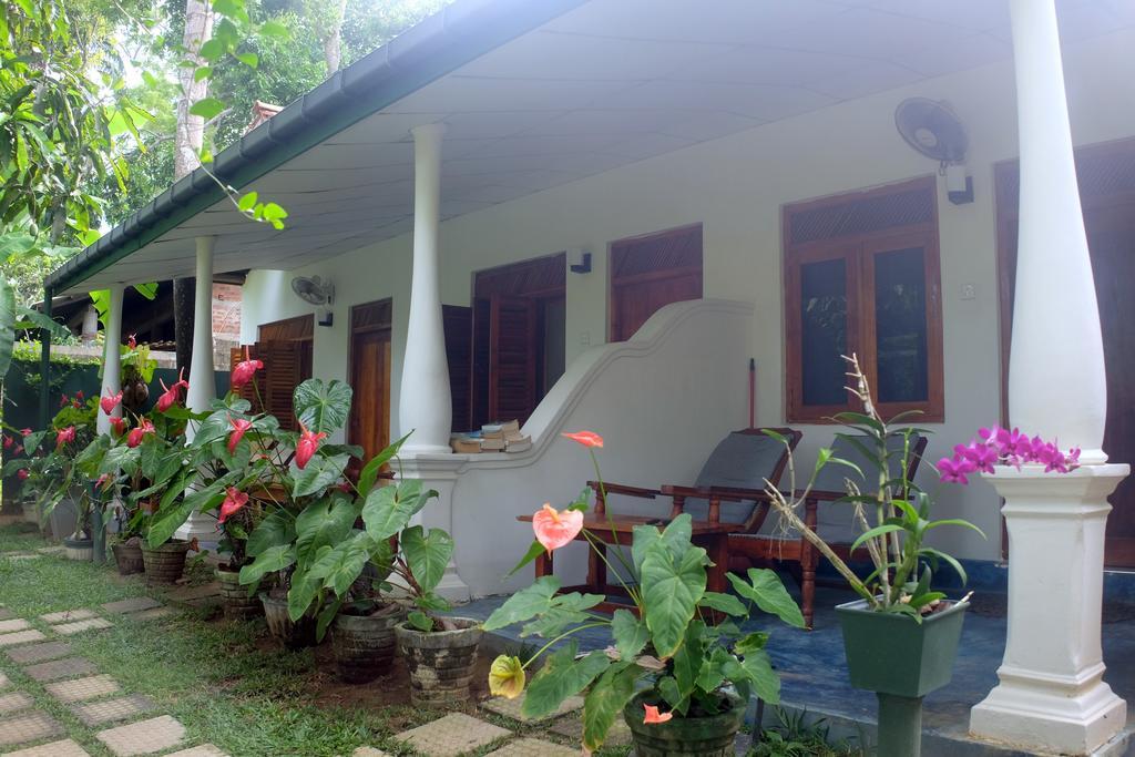 Sansala Guesthouse & Restaurant Тангалле Екстер'єр фото